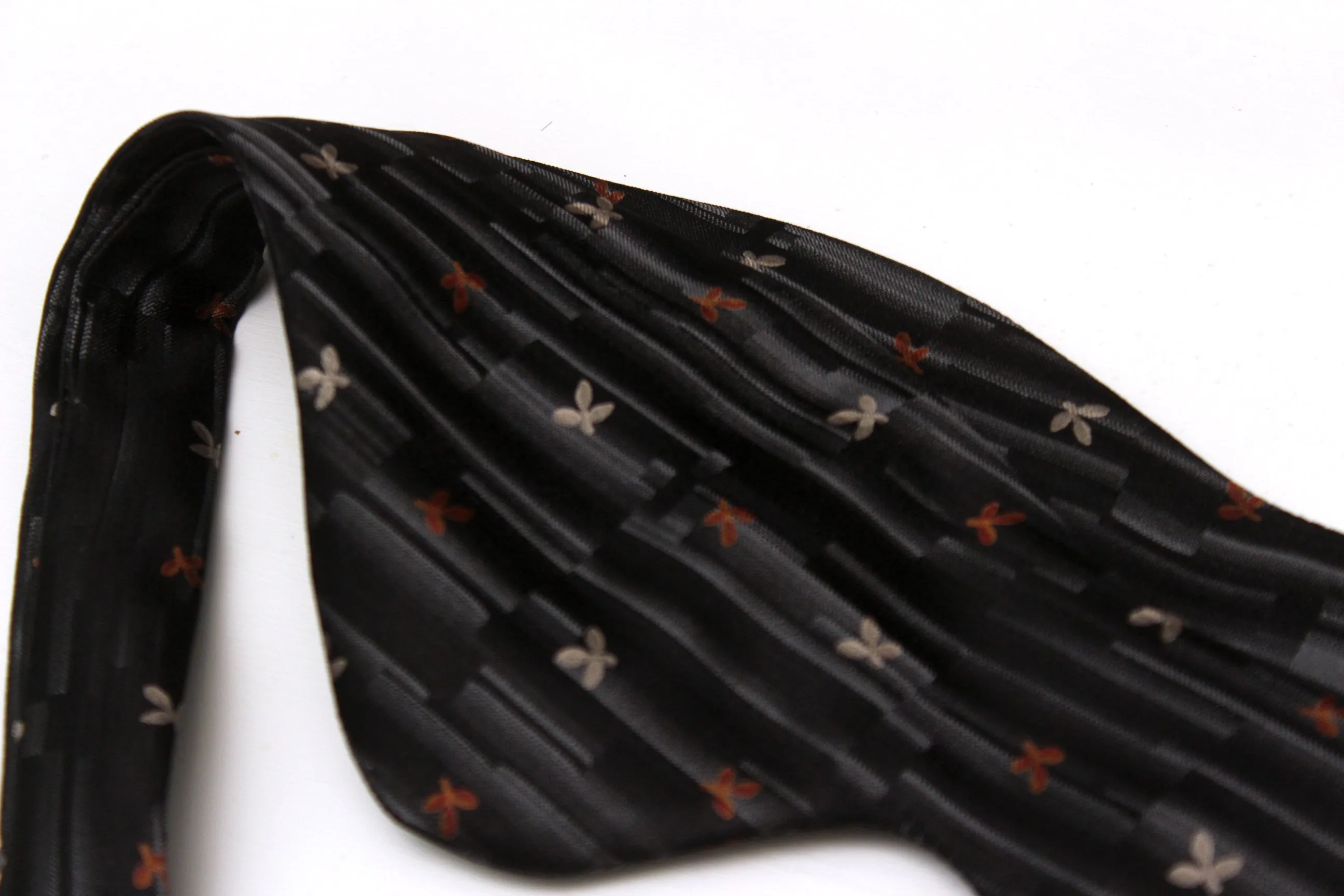 Big Butterfly Bow tie in Black Silk Bow Tie