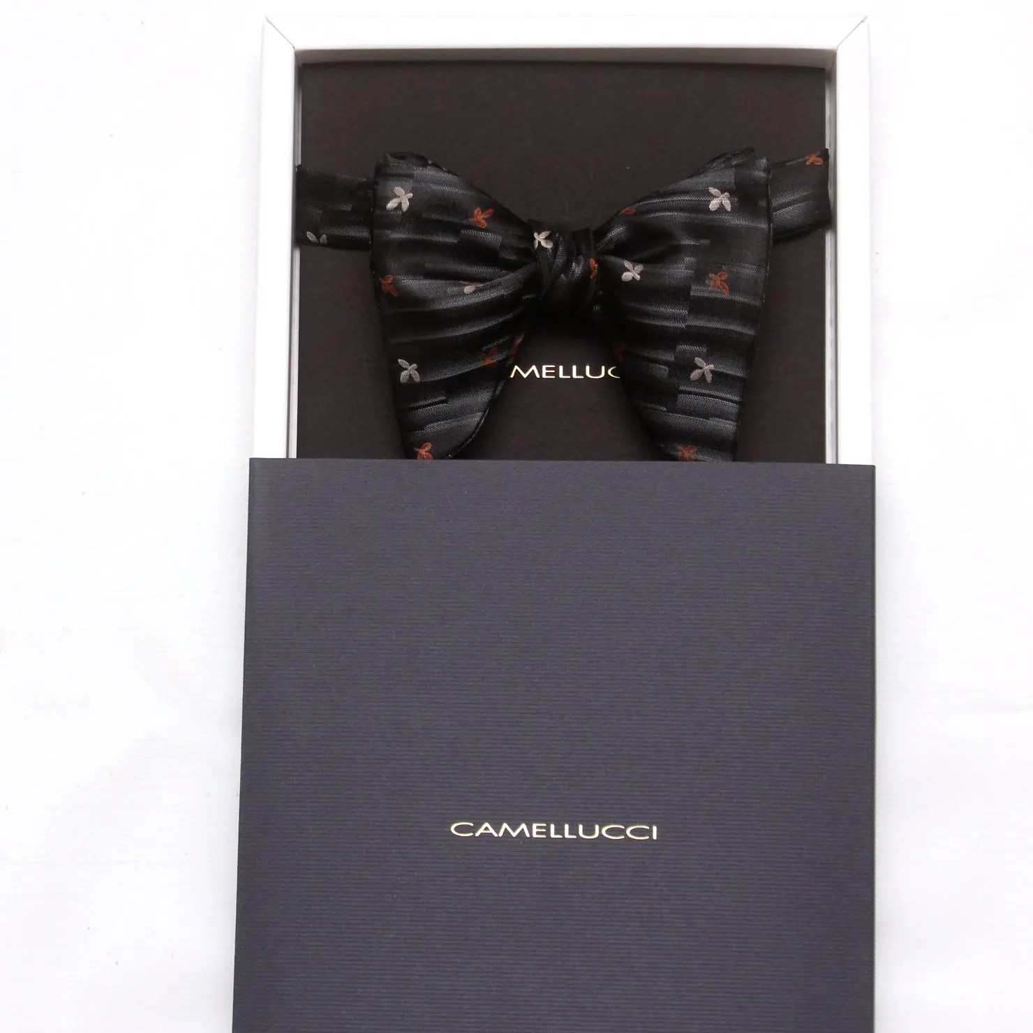 Big Butterfly Bow tie in Black Silk Bow Tie
