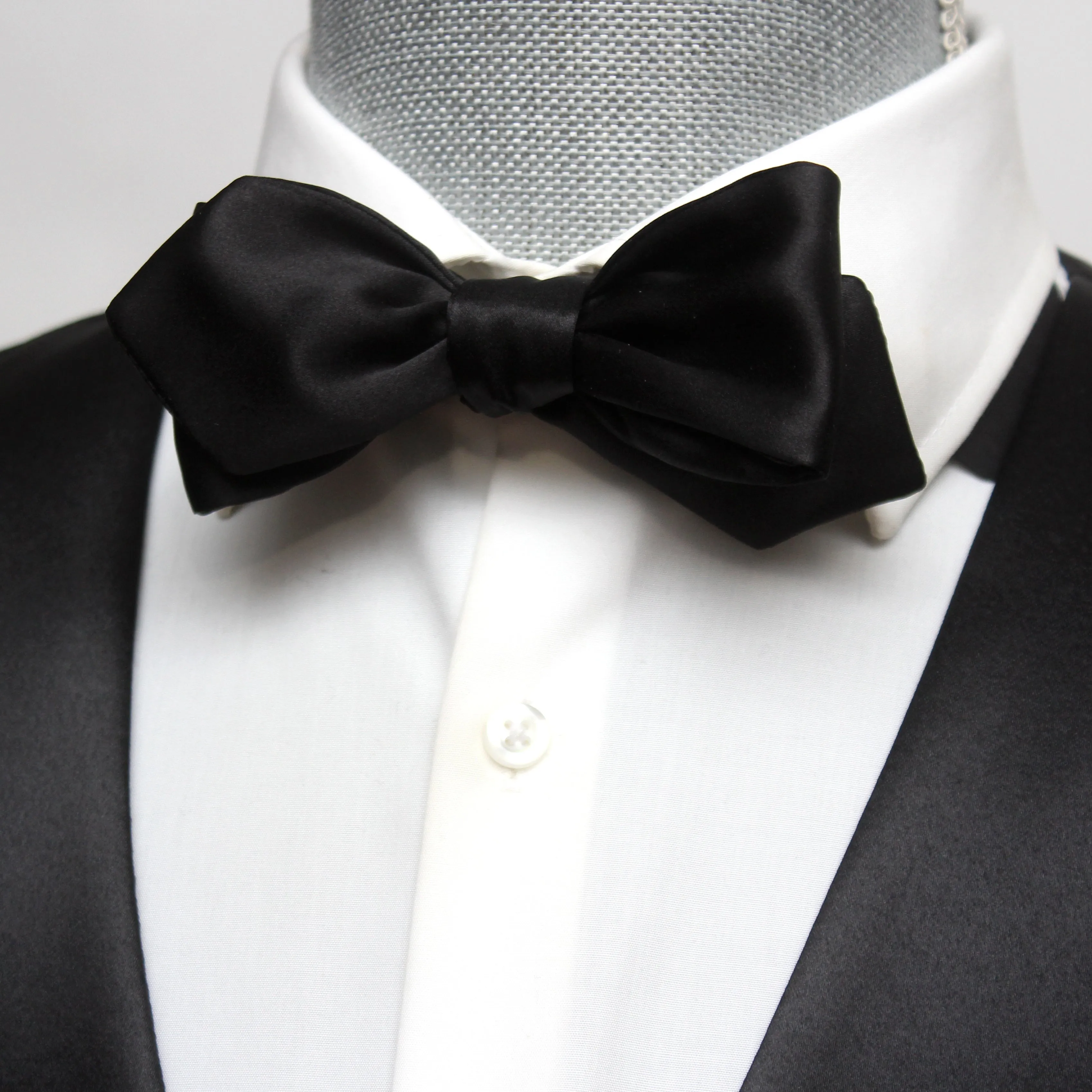 Black Diamond Point Silk Self tied Bow Tie