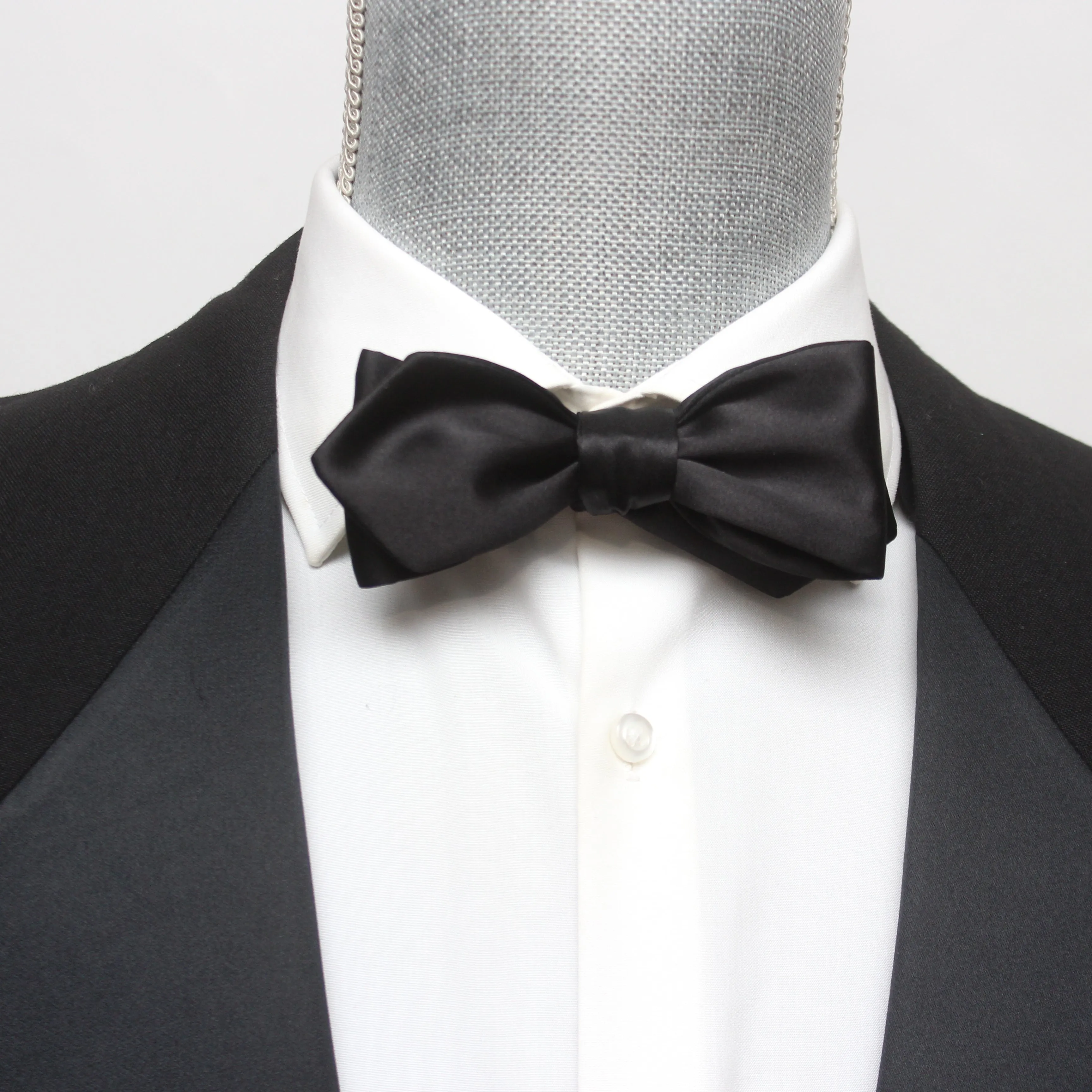 Black Diamond Point Silk Self tied Bow Tie