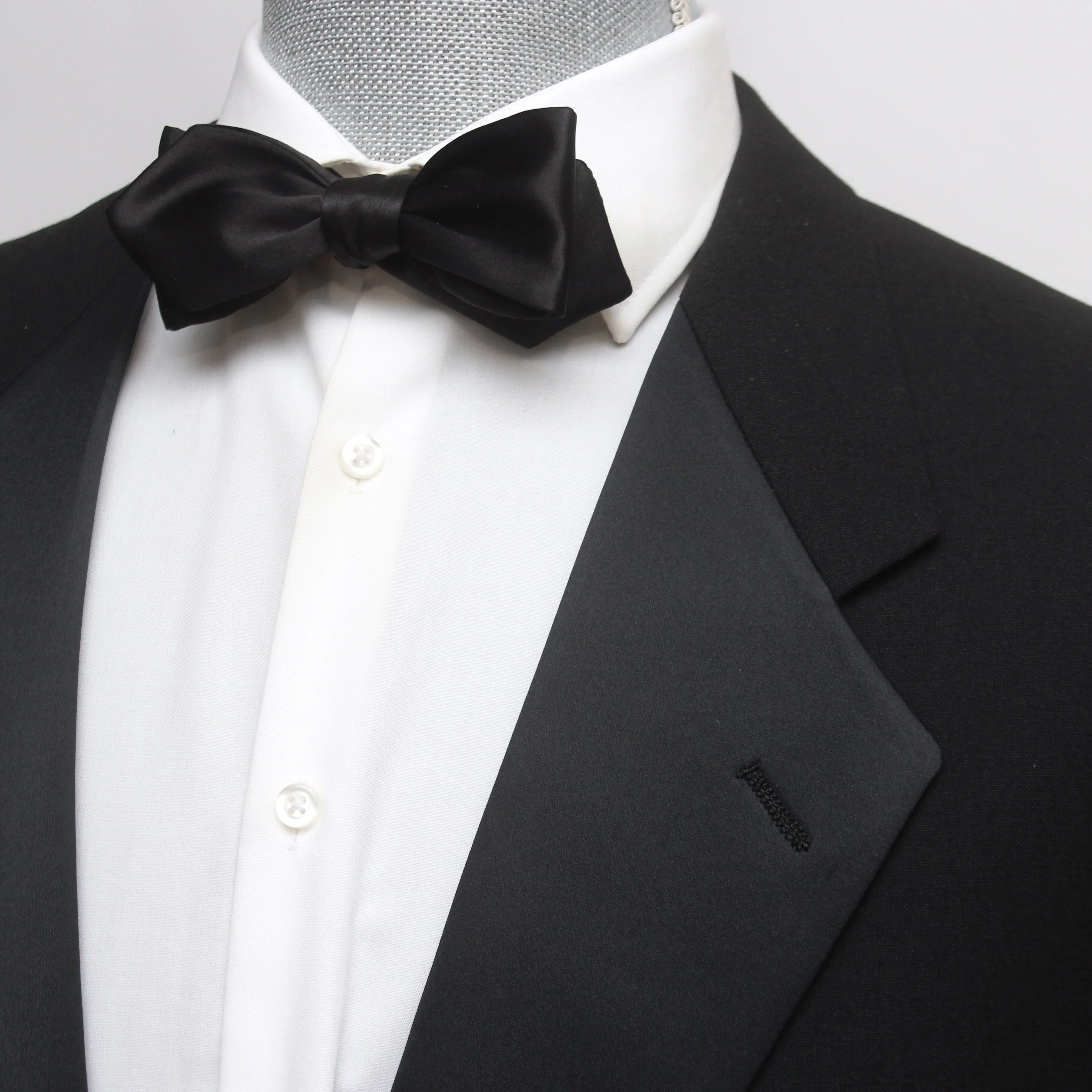 Black Diamond Point Silk Self tied Bow Tie