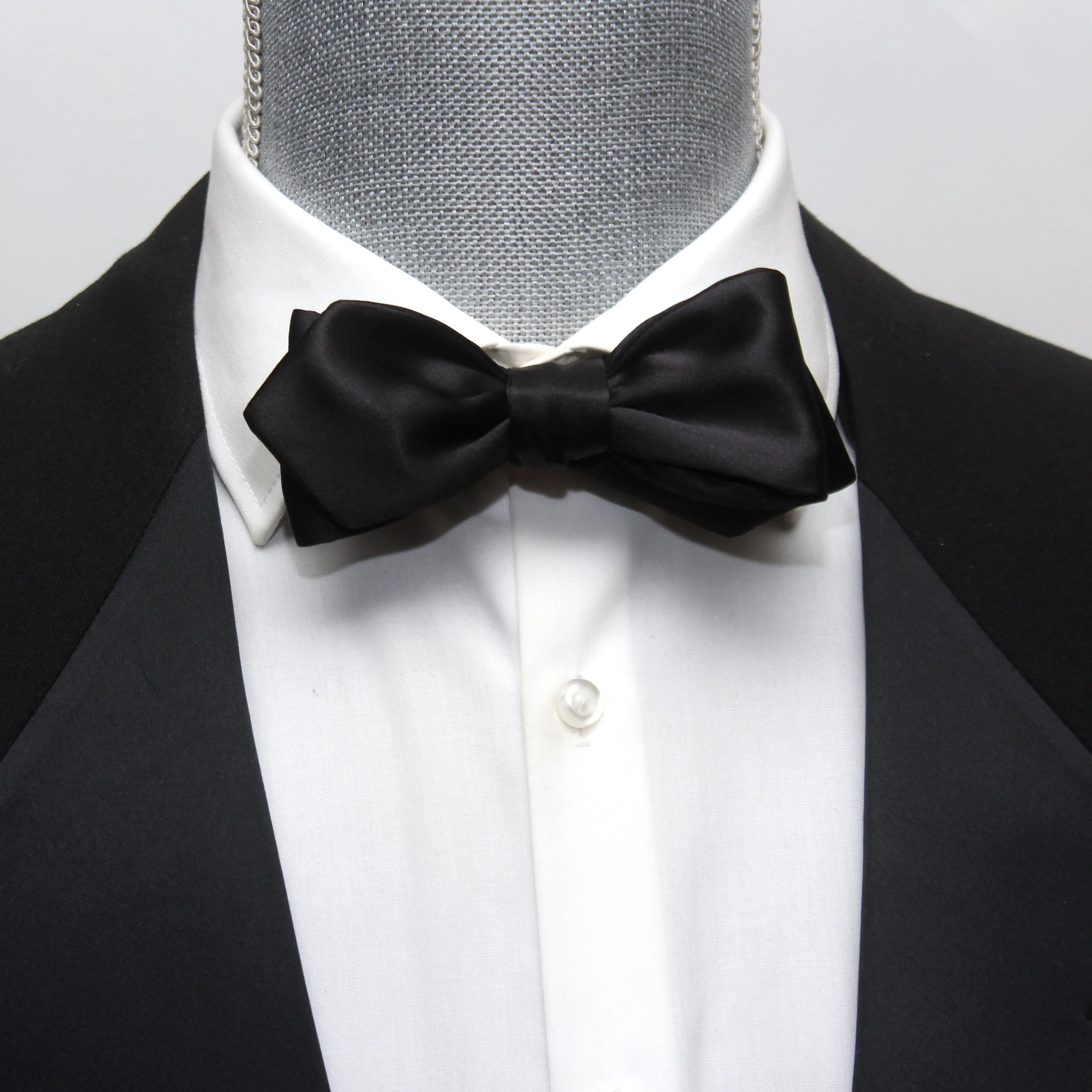 Black Diamond Point Silk Self tied Bow Tie